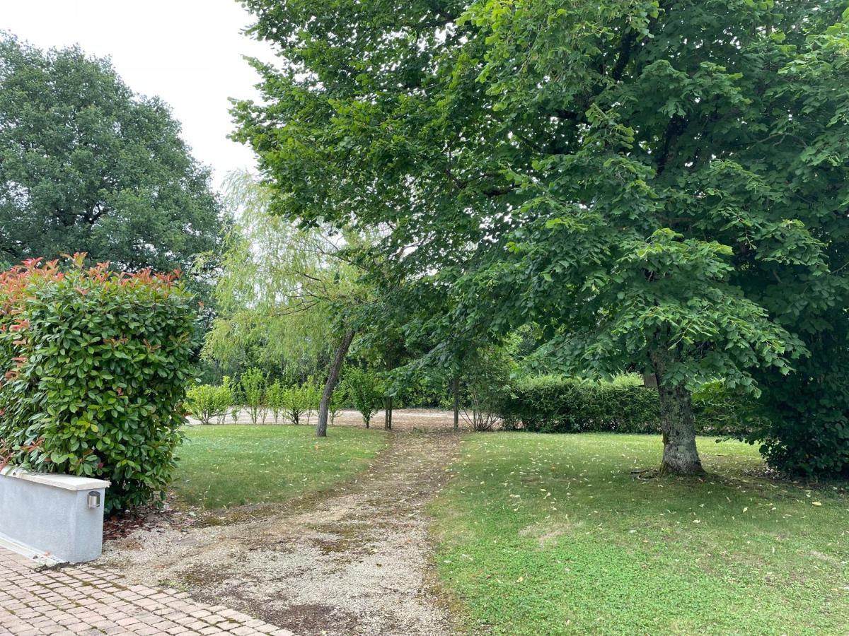 Villa Le Reve De Breuillac à Surin  Extérieur photo